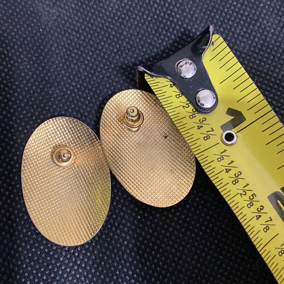 Vintage Cloisonné red lilies oval pierced earrings - Picture 5 of 5